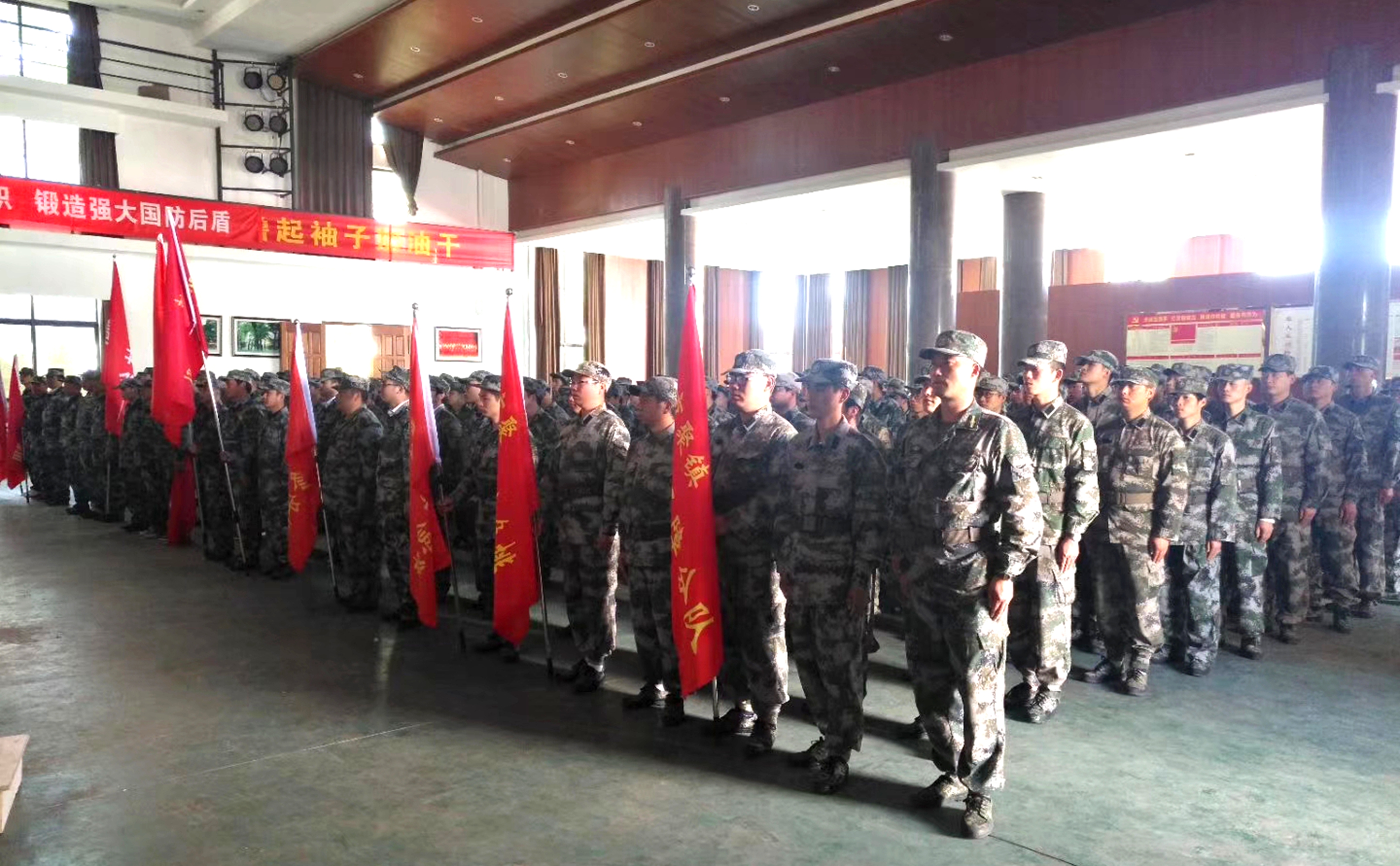 【ku娛樂真人體育平臺下載武裝】ku娛樂真人體育平臺下載航空小鎮民兵應急分隊參加大市聚鎮民兵整組點驗大會